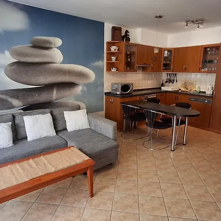 Bok - Central Modern 2Br Apt W Balcony, Free Indoor Parking! Budapest Exterior photo