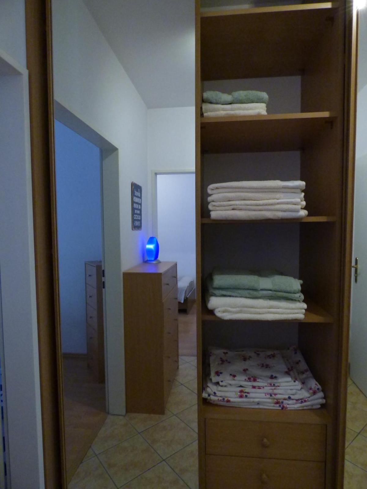 Bok - Modern 2br W Balcony, Free Indoor Parking! Apartment *